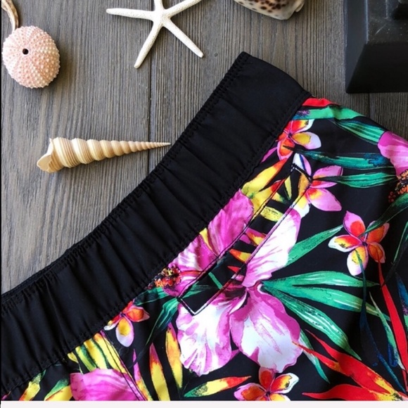 🌴🌼HURLEY- FLORAL BOARD SHORTS🌼🌴 - Picture 10 of 10